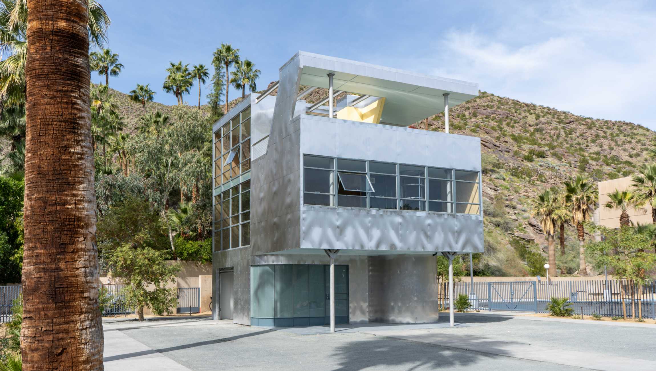 aluminaire-house-exhibit-grand-opening-palm-springs-art-museum